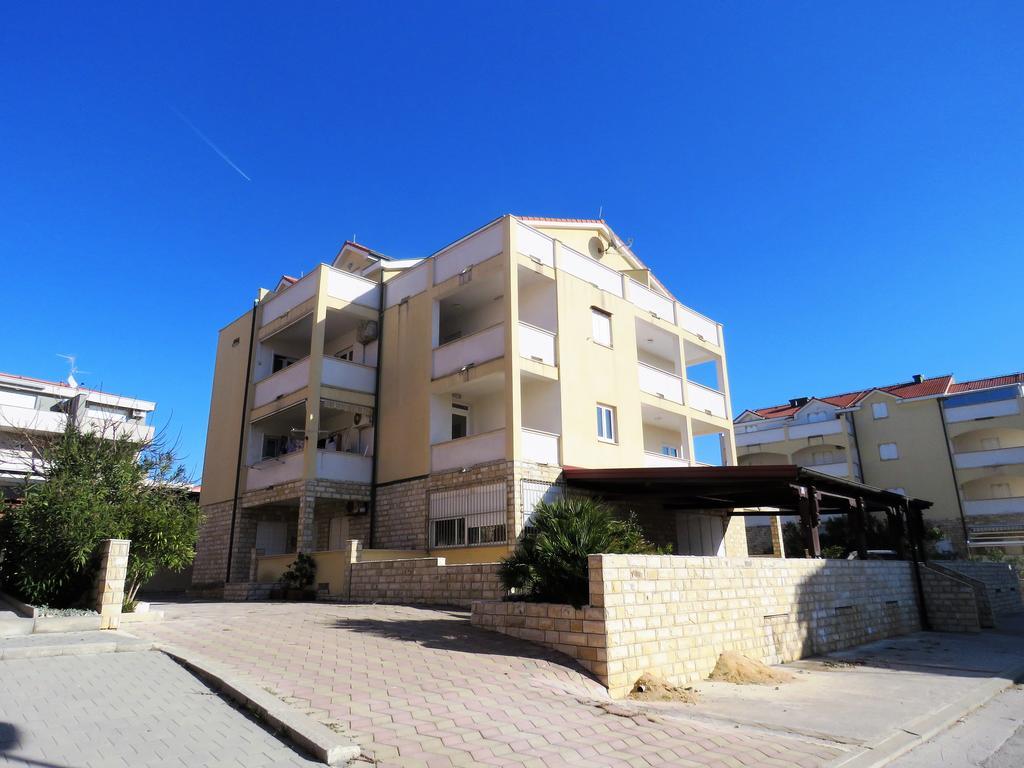 Apartments Party Novalja Dış mekan fotoğraf
